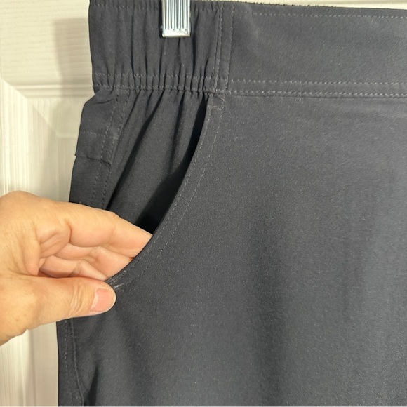 Eddie Bauer size M‎ Traveler pants, lightweight, black, vacation, spring - Picture 2 of 12